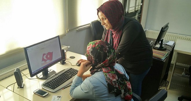 Görme engellilere bilgisayar eğitimi