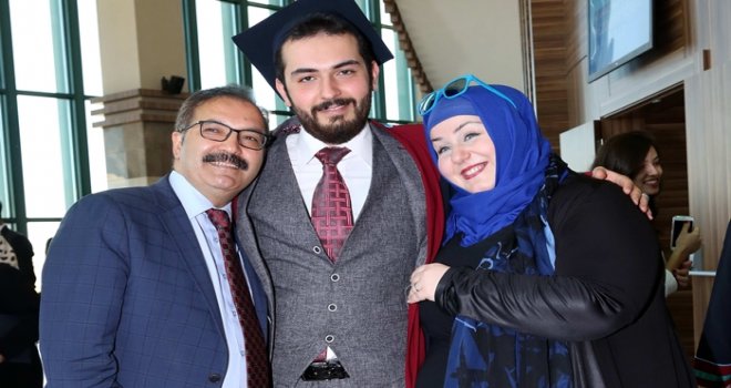 Gür Ailesi’nin mezuniyet heyecanı