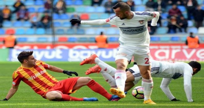 Kayseri'de gol düellosunu 4-3 kazandık