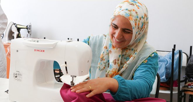 HANIMLARIN ELLERİNDE HAYAT BULUYOR