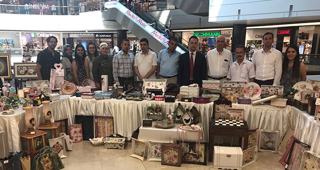 Hastaların el emeği göz nuru eserleri görücüye çıktı