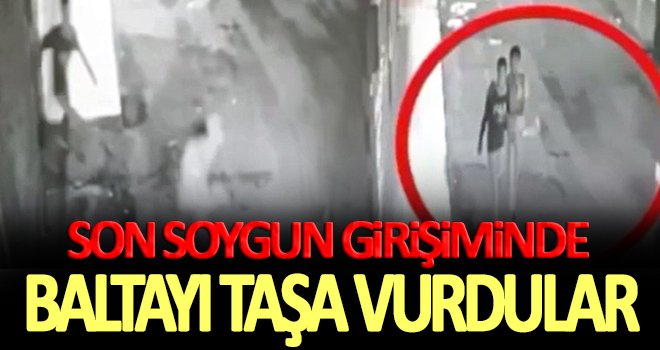 Hırsızlık için girdikleri evde ev sahibini görünce...