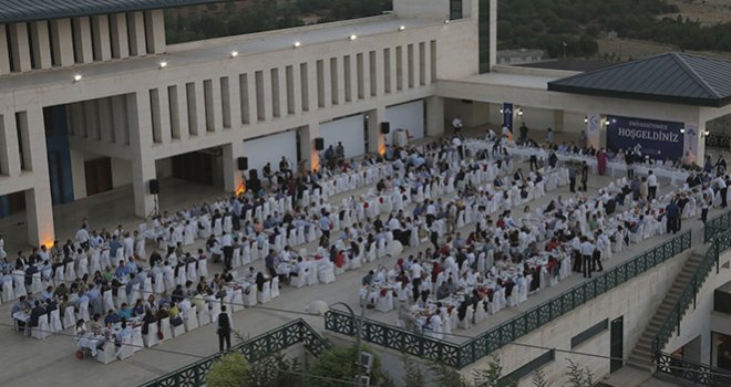 HKÜ'de geleneksel iftar yemeği