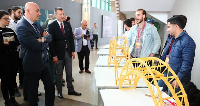 HKÜ'de spagettiden köprü yaptılar