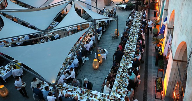 HKÜ’nün düzenlediği iftar yemeğinde eğitimciler bir araya geldi