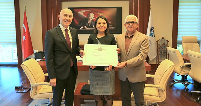 HKÜ’ye Engelsiz Üniversite Nişanı ödülü