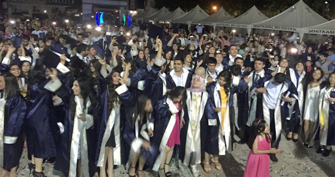 HLA ANADOLU LİSESİ’NDE BAHAR ŞÖLENİ