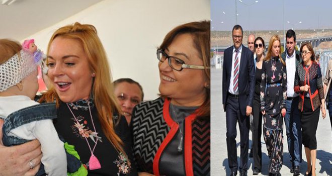 Hollywood starı Lohan, Gaziantep'te Suriyeliler'i ziyaret etti