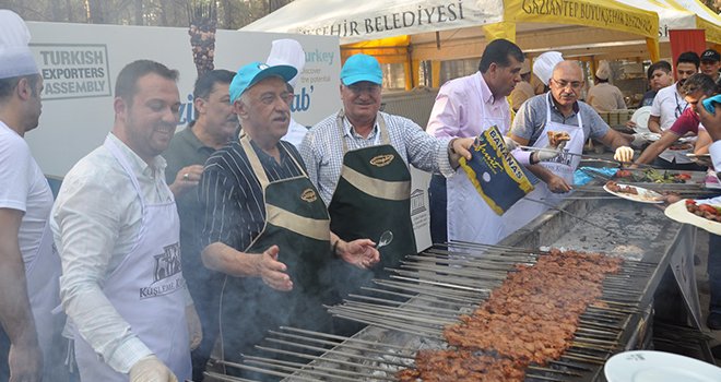 İhracatın patronları pişirdi, büyükelçiler yedi