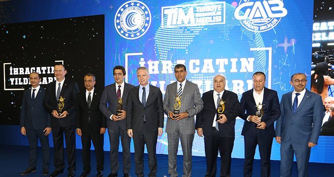 İhracatın yüz akı 100 firma ödüllerini aldılar
