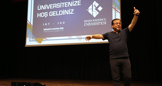 İletişim uzmanı HKÜ’nün yeni öğrencileriyle buluştu