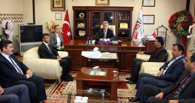 İnsani Yardım Vakfı’ndan Nizip Ticaret Odası’na Ziyaret