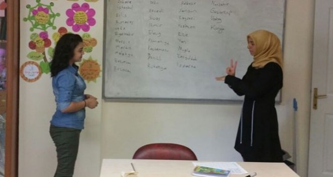 İŞARET DİLİ KURSU 