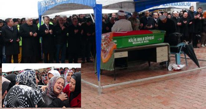 Işid'in Okula Attığı Roketle Ölen Hizmetli Toprağa Verildi