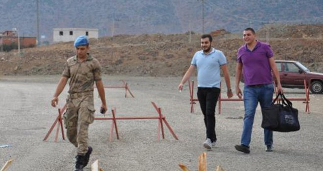 İslahiye'de bedelli askerler, kışlaya teslim olmaya başladı