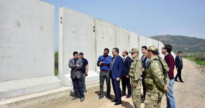 İslahiye'de Suriye sınırında güvenlik önlemleri arttırılıyor