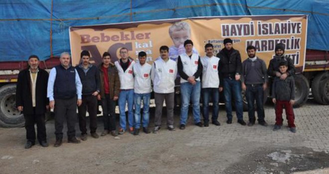İslahiye'den Türkmenlere 1 Tır Yardım