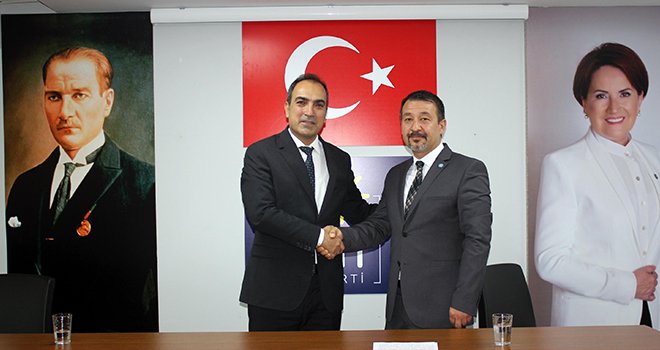 İYİ Parti’de devir teslim yapıldı