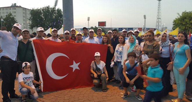 KAHRAMAN MİLLETİMİZİ SELAMLIYORUZ