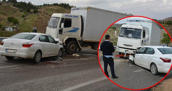 Kamyon ile otomobil çarpıştı: 5 yaralı