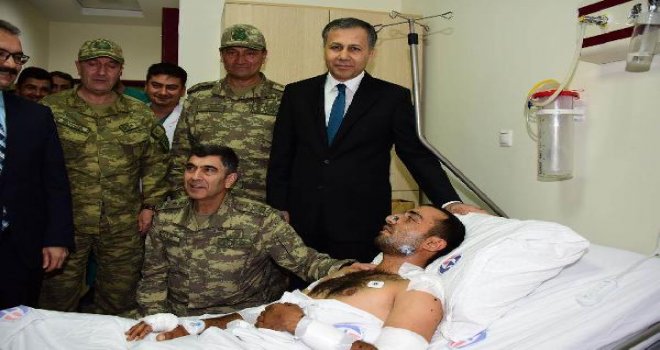 Kara Kuvvetleri Komutanı Gaziantep'te yaralı askerleri ziyaret etti