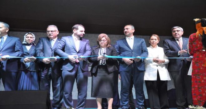 Karataş Köprülü Kavşağı'nın açılışını Bakan Albayrak yaptı