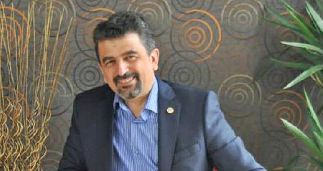 KENDİSİNE OY VERENLERİ ARIYOR