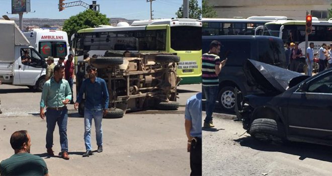 Kilis’te, askeri araç ile otomobil çarpıştı: 2 asker yaralı