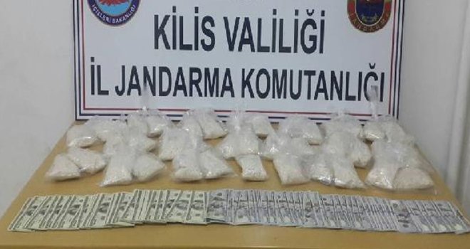 Kilis'te hap ve dolar ele geçirildi