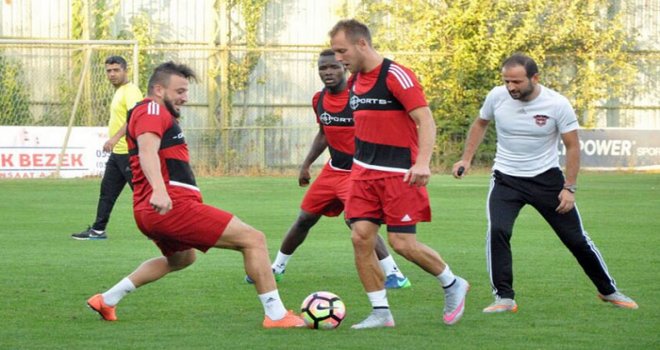 Kırmızı Siyahlılar Kasımpaşa'ya bileniyor