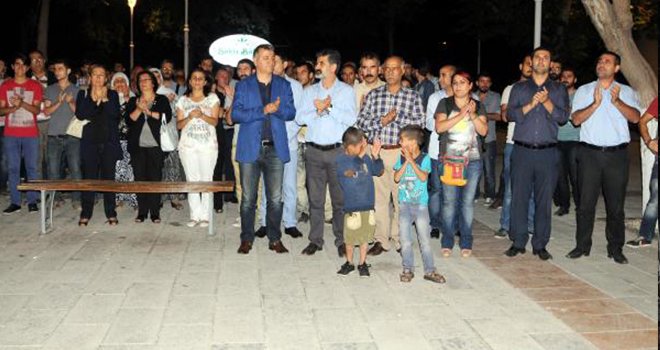 Kobani saldırısı protesto edildi