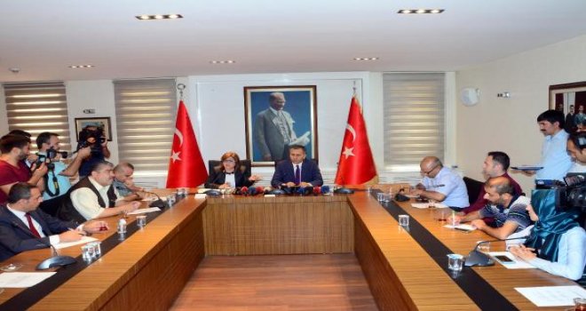Konukoğlu'ndan Demokrasi Şehitlerine 10 milyon lira