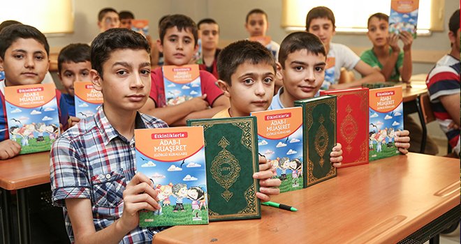 Kur’an-I Kerim Hediye Etti