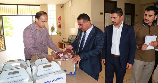 Kurban Bayramı Öncesi 400 Aileye Et Dağıtımı Yapıldı