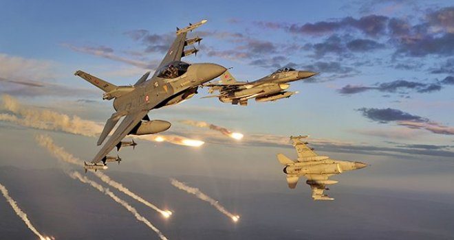 Kuzey Irak'ta 19, Çukurca'da 6 terörist ölü ele geçirildi