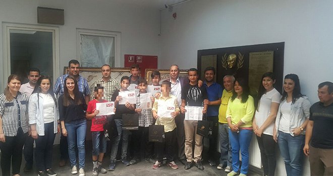 Madde bağımlılığı tedavisi gören çoçuklar karne aldı