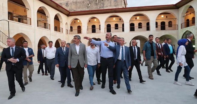 Mecdiye hanına Bakan Gül' den tam not