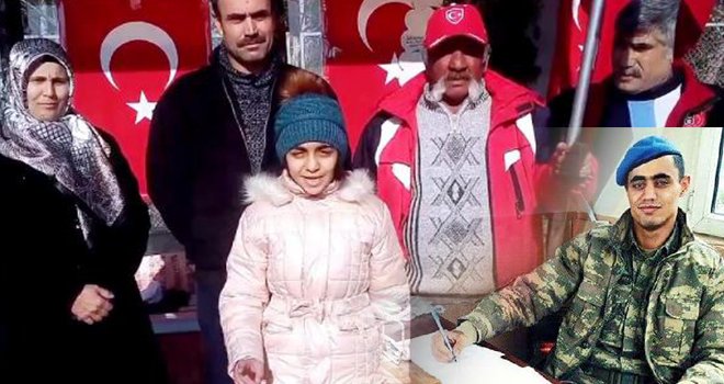 Merve, şehit ağabeyi için patlama olan durakta şiir okumuş