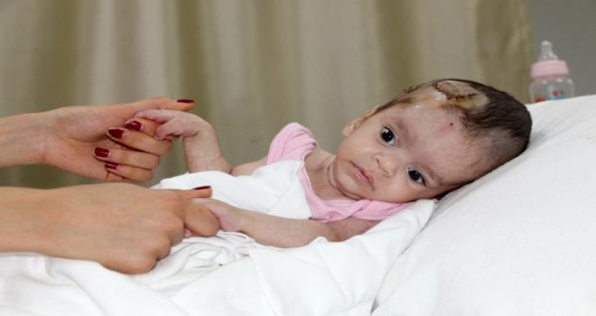 Terkedilen 'Kader' bebek Gaziantep'te yaşama tutundu