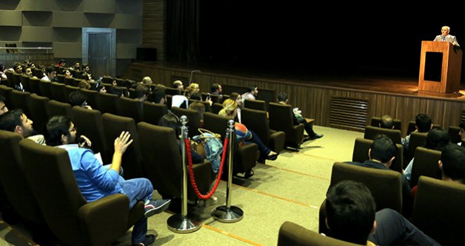 Mimarlığın Gelişimi ve Günümüz Mimari Sorunları İncelendi