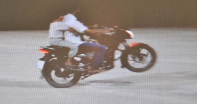 Motosiklette Çocuklarla Tehlikeli Sürüş