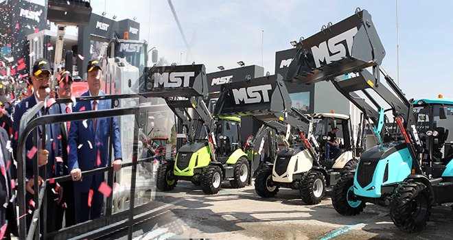 MST yeni Ekskavatörünü tanıttı
