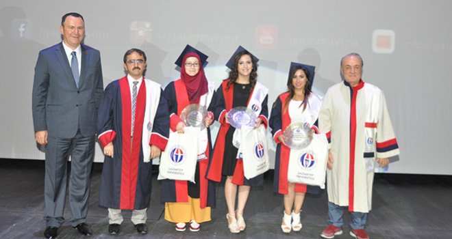 Naci Topçuoğlu MYO’da mezuniyet heyecanı