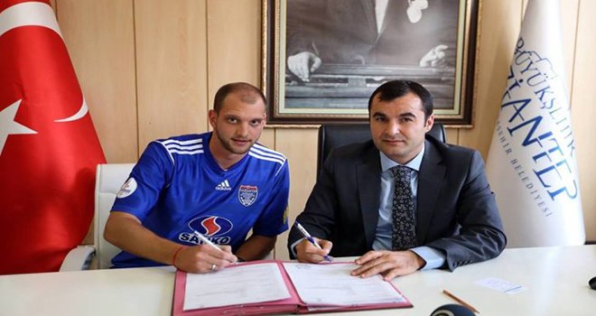 Nemanja Kojic Büyükşehir'e imza attı