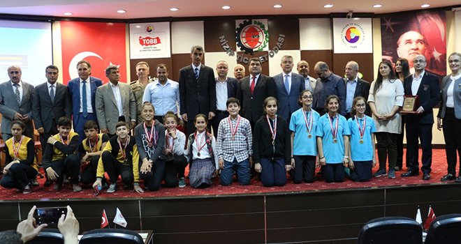 Nizip Ortaokullar arası bilgi yarışmasında final 