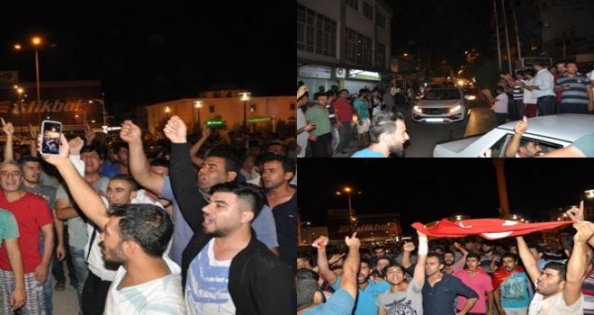 Nizip'te darbe girişimi protestosu