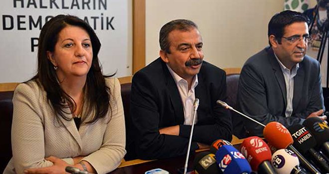 'ÖCALAN'IN DEDİĞİNİ DUYUNCA HÜKÜMET MASAYI DEVİRDİ'