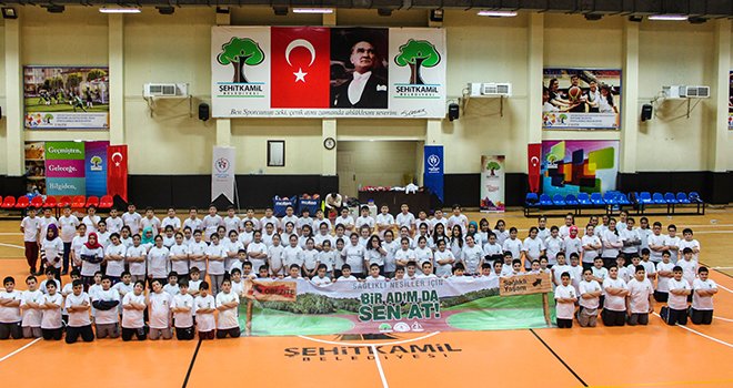 Öğrencilerden obeziteye karşı sağlıklı spor