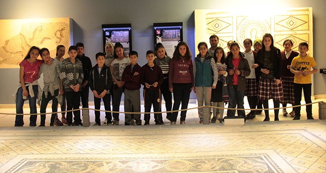 Öğrencileri ‘Turizm Haftası'nda Zeugma Müzesini gezdi