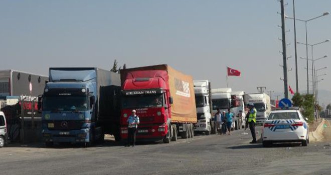 Öncüpınar Sınır Kapısı'nda yoğunluk